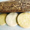 p 1 5 9 0 1590 MICROCHIP Embossing Rolling Pin scaled