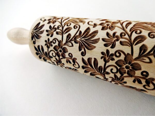 p 6 5 0 650 FLORAL WREATH embossing rolling pin