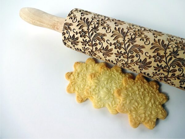 p 6 5 3 653 FLORAL WREATH embossing rolling pin