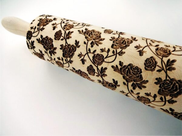 p 6 7 2 672 ROSES WREATH embossing rolling pin scaled