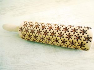 p 7 4 9 749 LET IT SNOW embossing rolling pin scaled