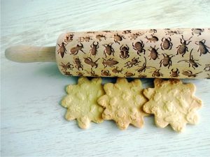 p 8 0 6 806 INSECTS Embossing Rolling Pin