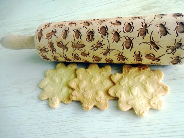 p 8 0 7 807 INSECTS Embossing Rolling Pin