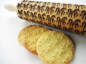 p 8 9 1 891 HORSES Embossing Rolling Pin scaled