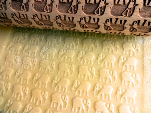 p 9 1 7 917 ELEPHANTS Embossing Rolling Pin scaled