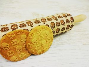 SKULLS and ROSES Embossing Rolling Pin