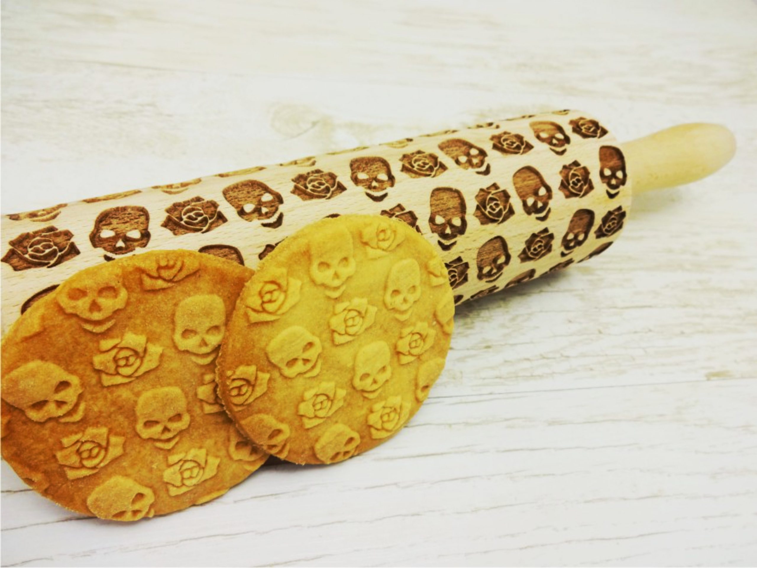 SKULLS and ROSES Embossing Rolling Pin