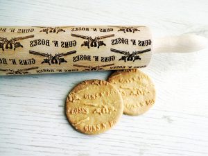 p 1 7 3 4 1734 GUNS N ROSES Embossing Rolling Pin scaled