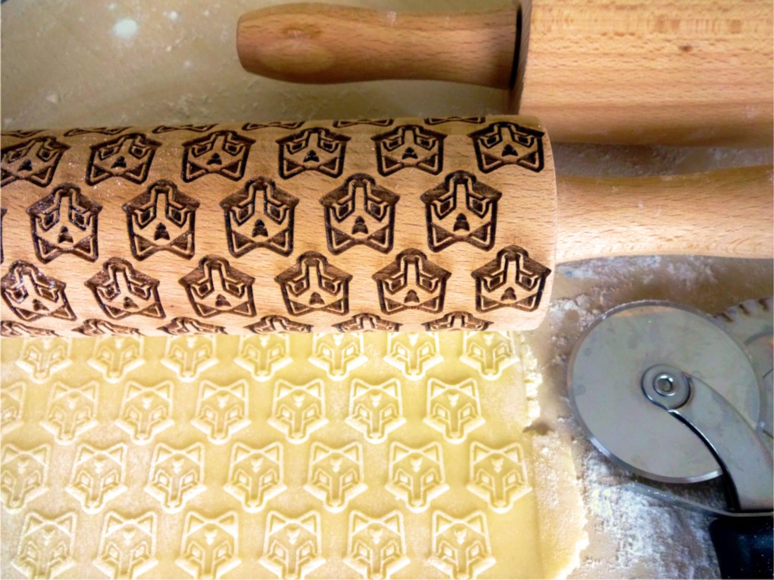 p 2 1 2 6 2126 FOX Embossing Rolling Pin scaled