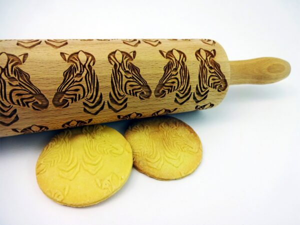 p 2 2 3 9 2239 ZEBRA Embossing Rolling Pin scaled