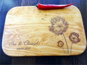 p 2 2 9 5 2295 Personalized cutting board