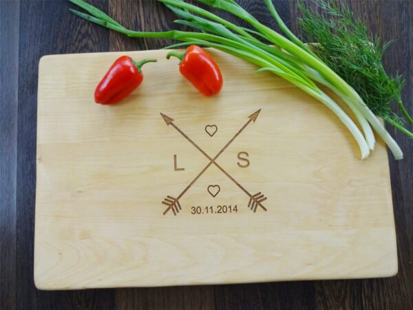 p 2 3 0 5 2305 Personalized cutting board scaled