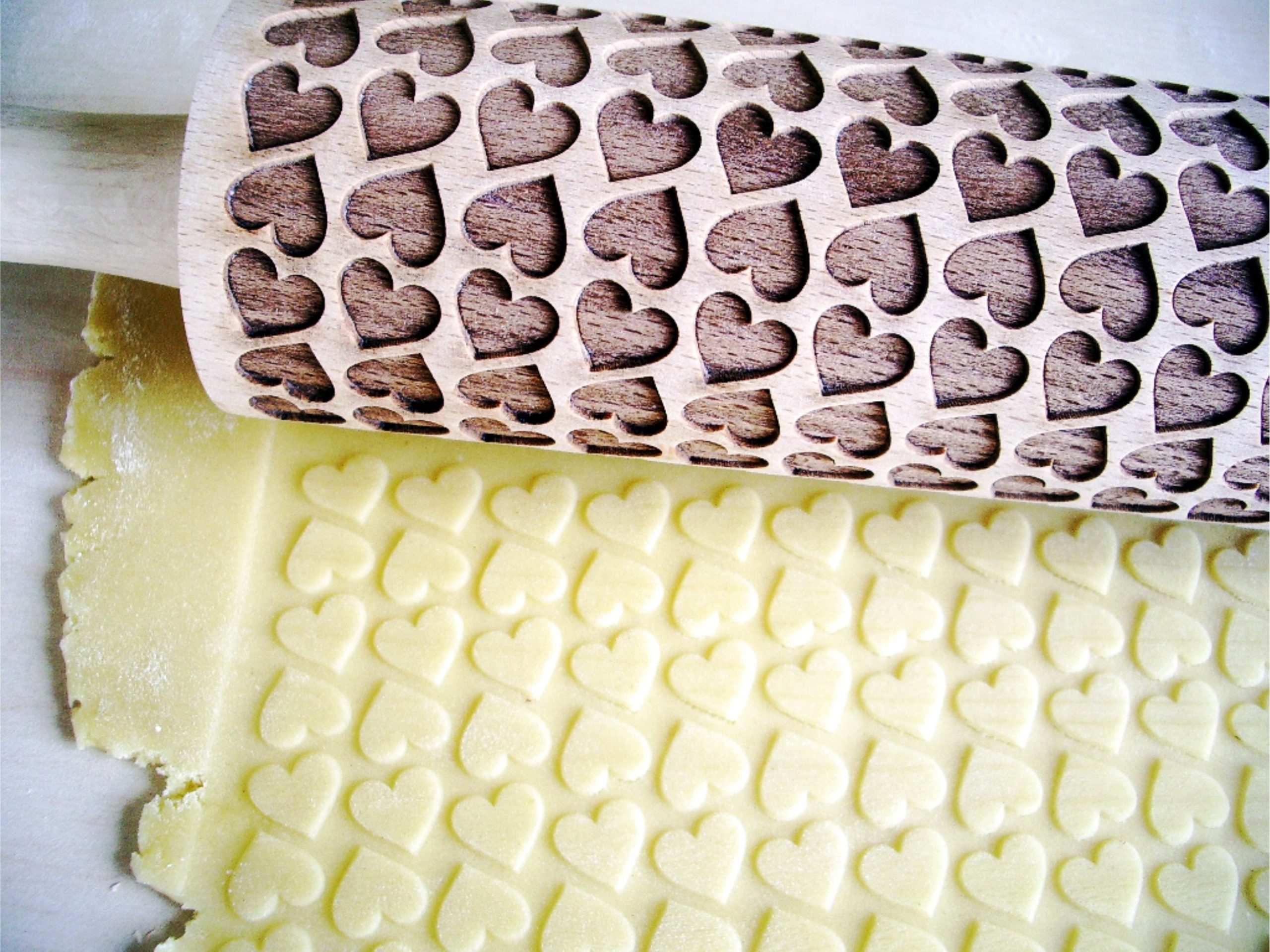 COUPLE HEARTS Embossing Rolling Pin